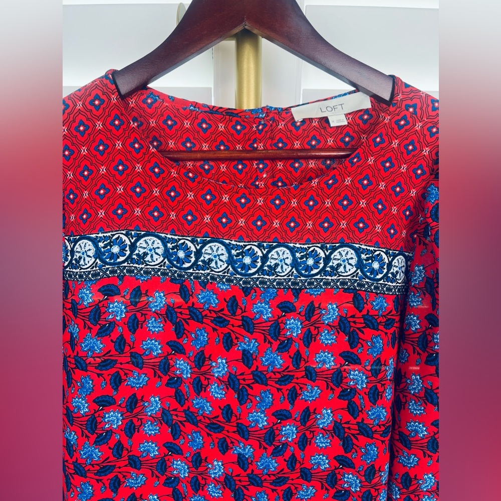 Loft Sz M Red w/Blue Floral Print - Picture 6 of 9